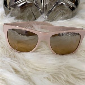 ❌SOLD❌ LIGHT PINK BURBERRY SUNGLASSES